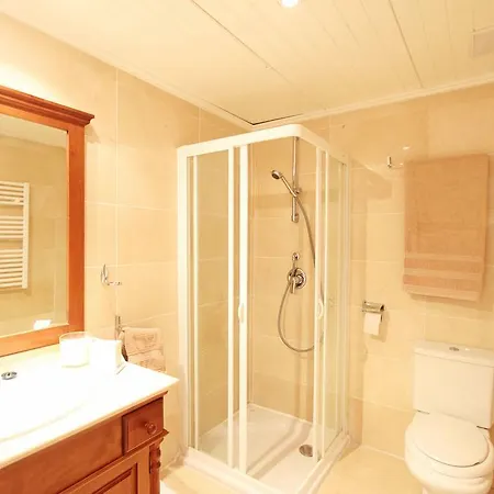Apartment 1103 Modern Golf *